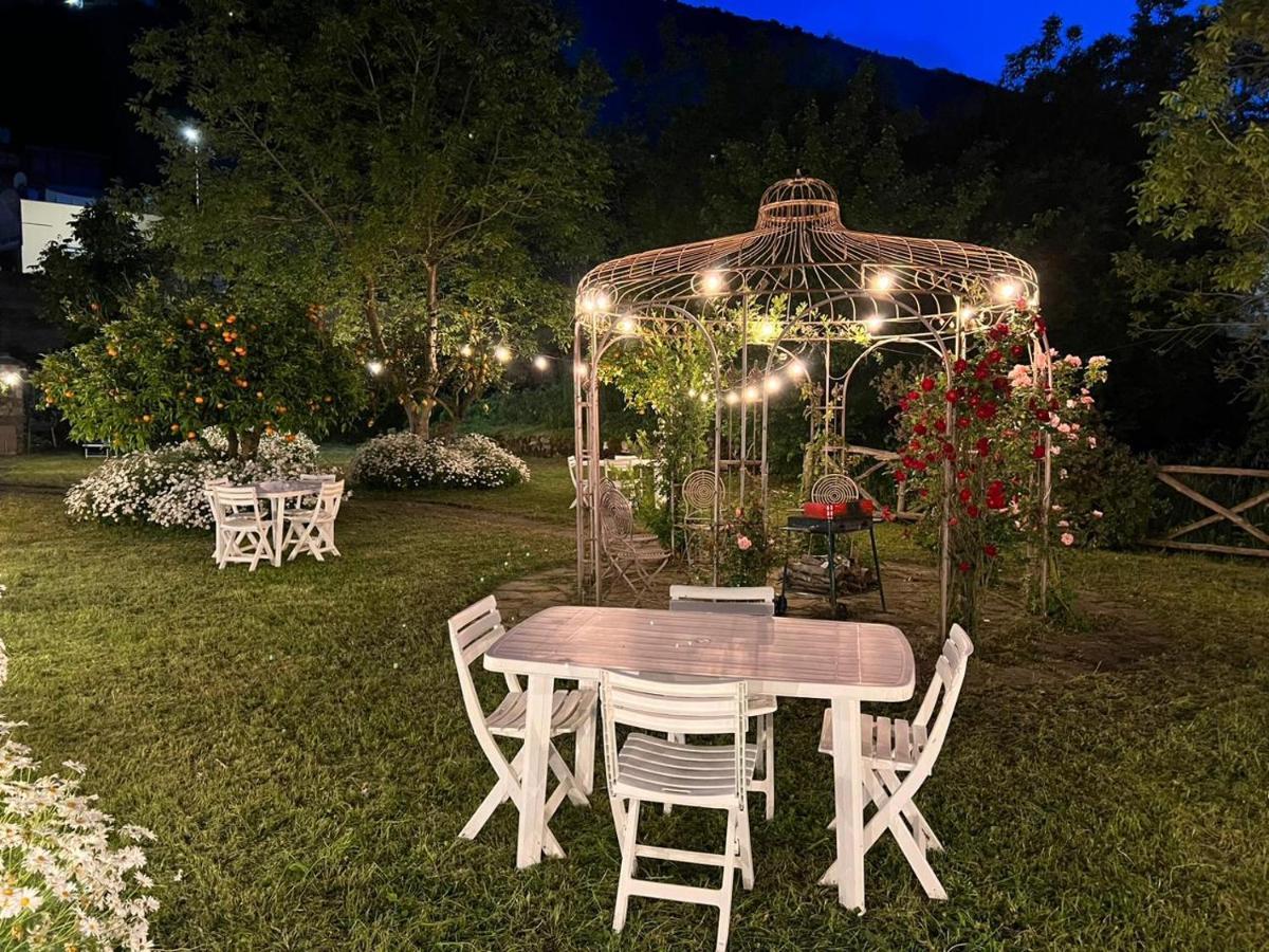 Апартаменты Casale Le Noci Вико-Экуенсе Экстерьер фото