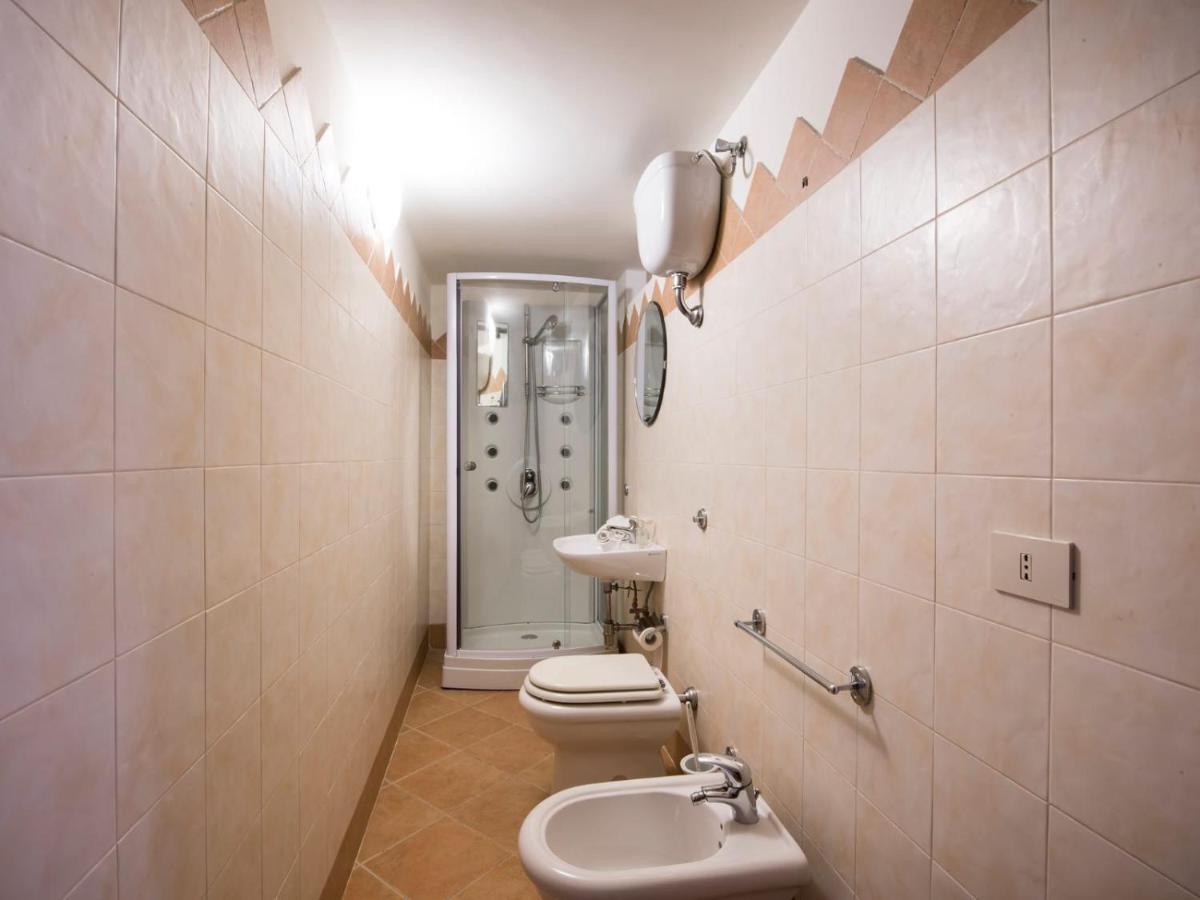 Апартаменты Casale Le Noci Вико-Экуенсе Экстерьер фото